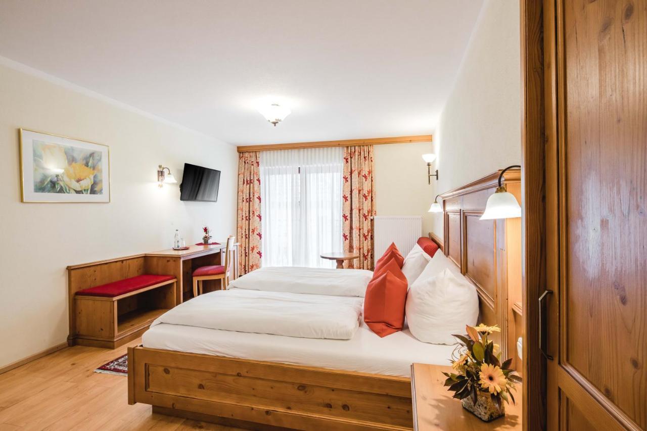 Hotel Bayrischer Loewe Остерхофен Экстерьер фото