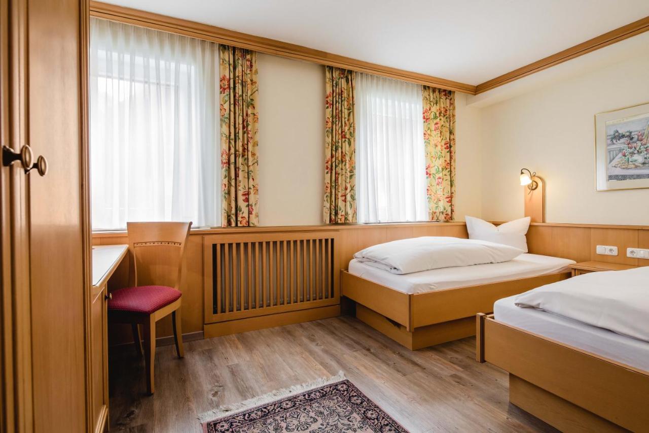 Hotel Bayrischer Loewe Остерхофен Экстерьер фото
