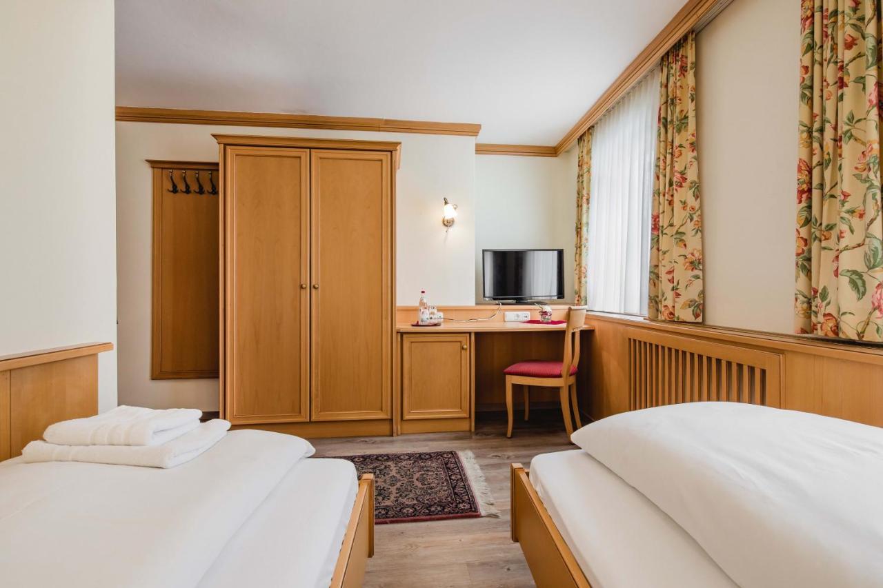 Hotel Bayrischer Loewe Остерхофен Экстерьер фото