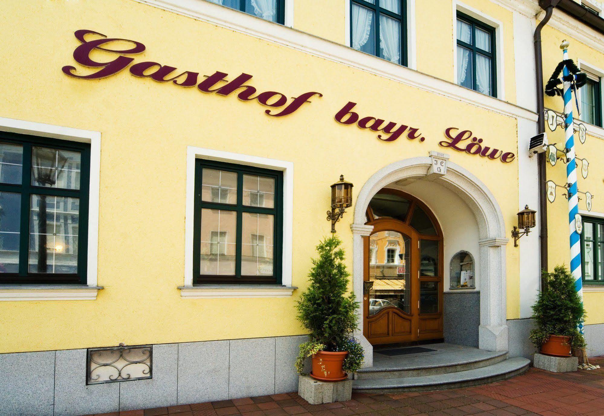 Hotel Bayrischer Loewe Остерхофен Экстерьер фото